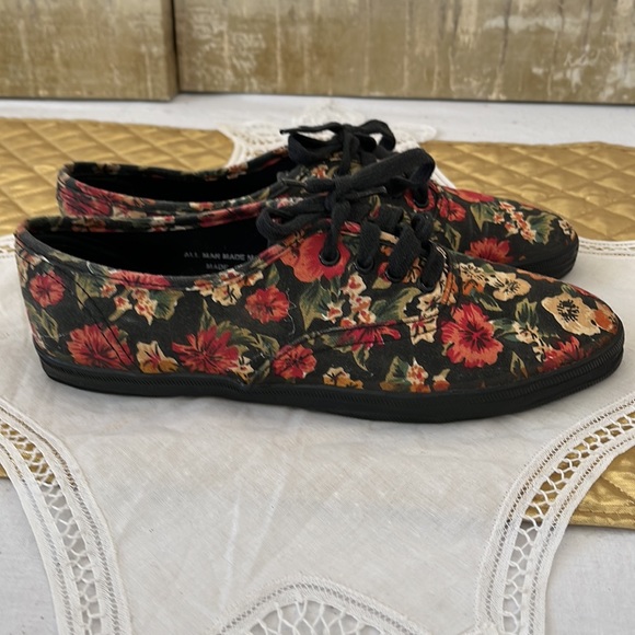 Coaster Canvas sneakers shoe - Picture 5 of 7